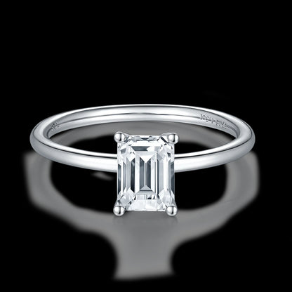 Lumière Solitaire Ring