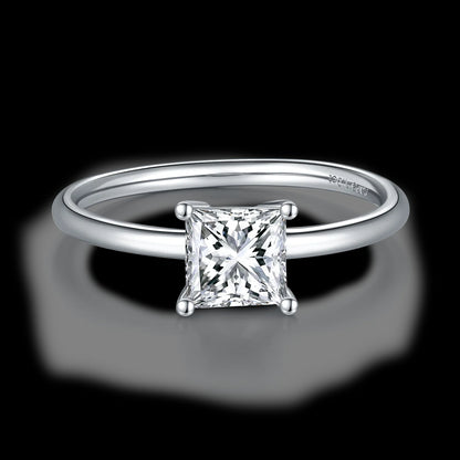 Lumière Solitaire Ring