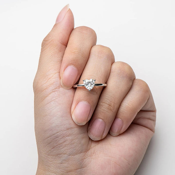 Lumière Solitaire Ring