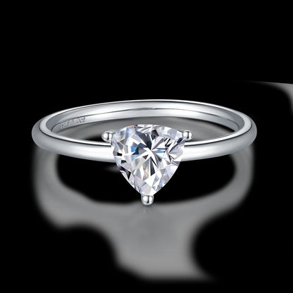 Lumière Solitaire Ring